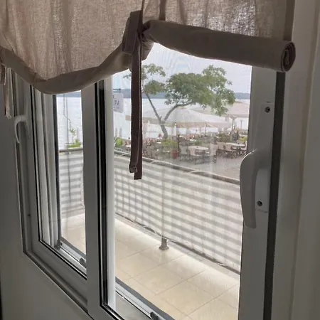 Seafront Apartment Nea Peramos מראה חיצוני תמונה