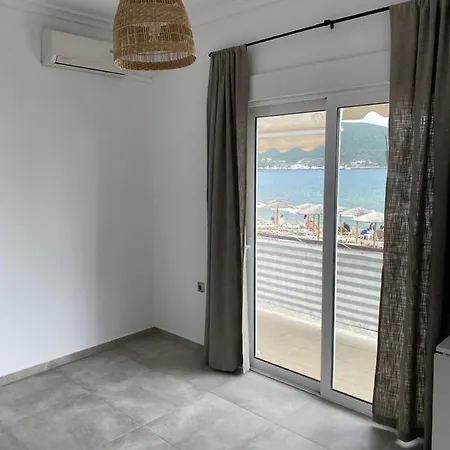 Seafront Apartment Nea Peramos מראה חיצוני תמונה