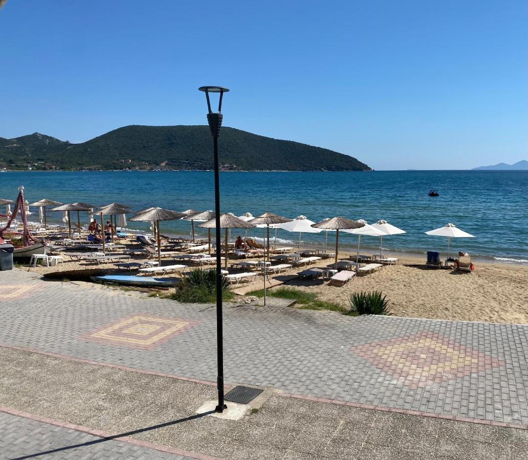 Seafront * Néa Péramos